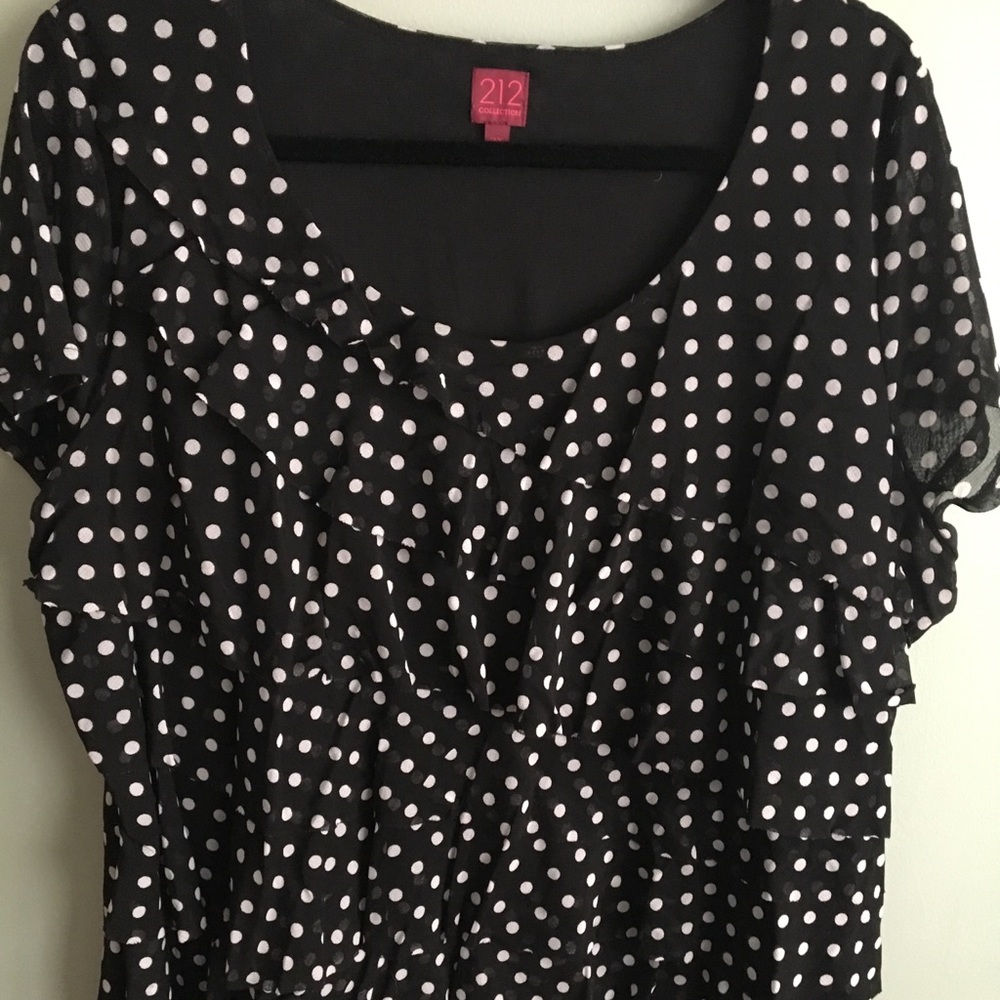 Short sleeve ruffle front top